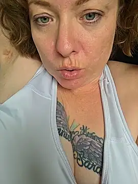 julimonroe online show from May 28, 6:03 pm