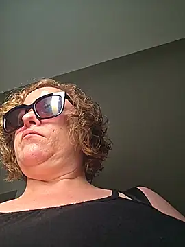 julimonroe online show from June 1, 1:11 pm