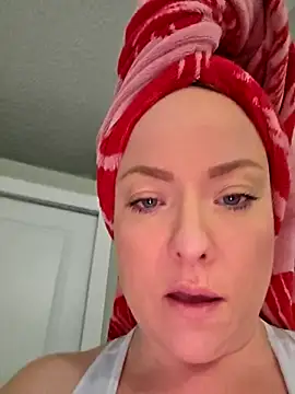 julimonroe online show from May 5, 2:09 pm