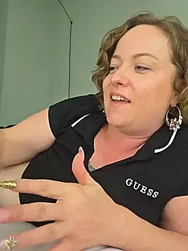 julimonroe online show from May 15, 11:36 pm
