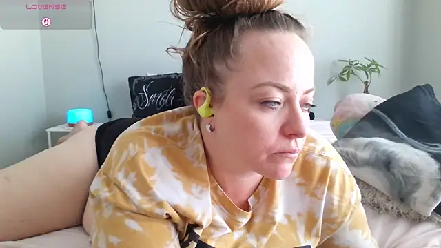 julimonroe online show from March 14, 10:38 pm