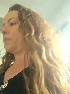 julimonroe online show from March 17, 2:31 pm