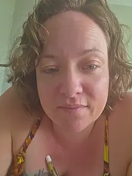 Snapshot of julimonroe chatting on July 6, 4:42 pm julimonroe online show from July 6, 4:42 pm