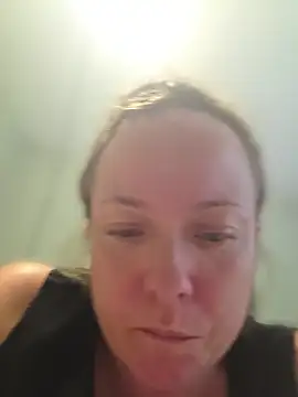 Snapshot of julimonroe chatting on June 28, 1:56 am julimonroe online show from June 28, 1:56 am