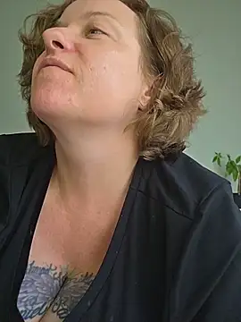 julimonroe online show from May 31, 6:42 pm