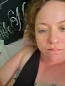 julimonroe online show from April 29, 5:52 pm