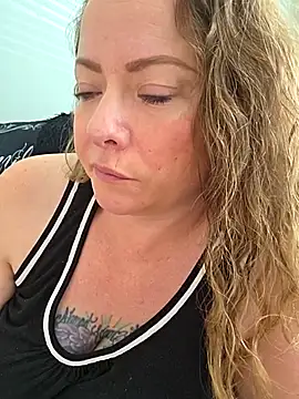 julimonroe online show from February 21, 5:15 pm