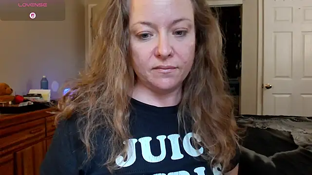 Snapshot of julimonroe chatting on September 24, 3:07 pm julimonroe online show from September 24, 3:07 pm