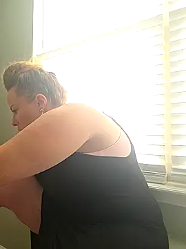 julimonroe online show from March 18, 2:30 pm