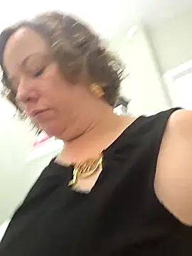 julimonroe online show from May 8, 5:17 pm