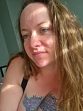julimonroe online show from April 20, 2:07 pm