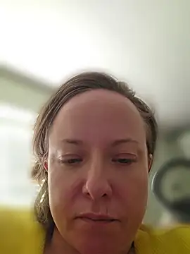 Snapshot of julimonroe chatting on July 12, 4:52 pm julimonroe online show from July 12, 4:52 pm