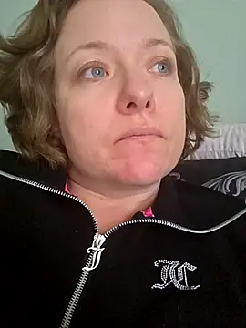 julimonroe online show from April 30, 10:03 pm