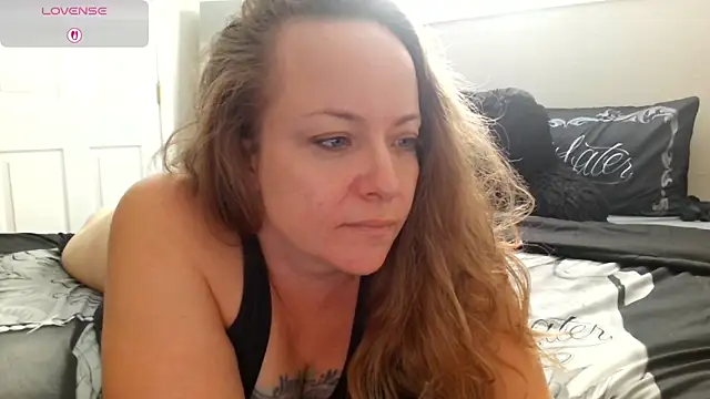 julimonroe online show from October 28, 3:11 pm