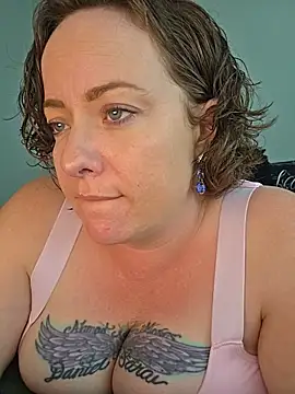 julimonroe online show from May 17, 12:32 am