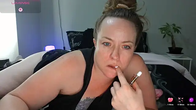 julimonroe online show from March 8, 2:48 am