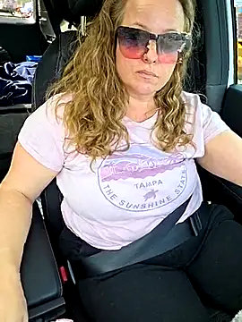 julimonroe online show from November 12, 4:33 pm