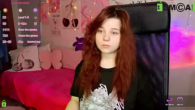 StellaMilla online show from April 24, 2:46 am