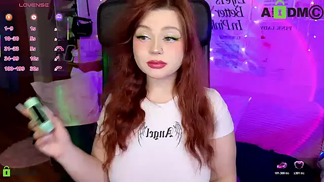 Snapshot of StellaMilla chatting on June 21, 10:48 pm StellaMilla online show from June 21, 10:48 pm