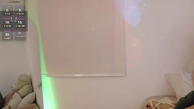 Lia Tinez online show from March 17, 11:30 pm