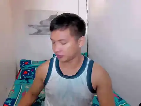 Snapshot of xSebastian19 chatting on October 16, 4:15 pm xSebastian19 online show from October 16, 4:15 pm