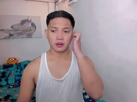 xSebastian19 online show from May 7, 10:07 am