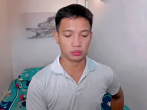 Snapshot of xSebastian19 chatting on September 17, 4:53 pm xSebastian19 online show from September 17, 4:53 pm