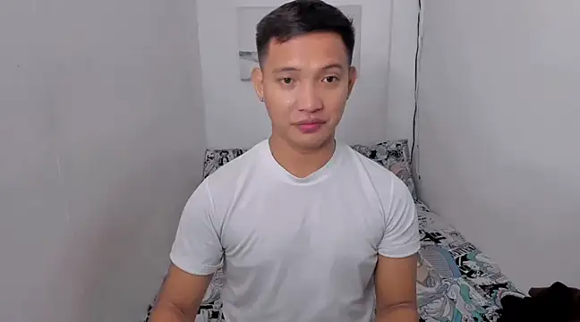 Snapshot of xSebastian19 chatting on February 12, 7:13 pm xSebastian19 online show from February 12, 7:13 pm