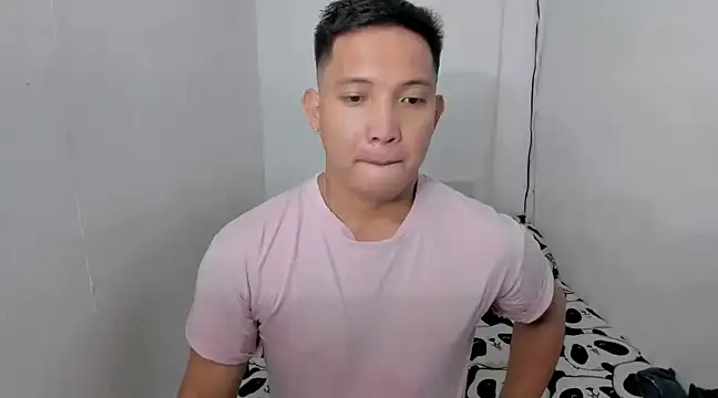 Snapshot of xSebastian19 chatting on January 9, 2:54 am xSebastian19 online show from January 9, 2:54 am