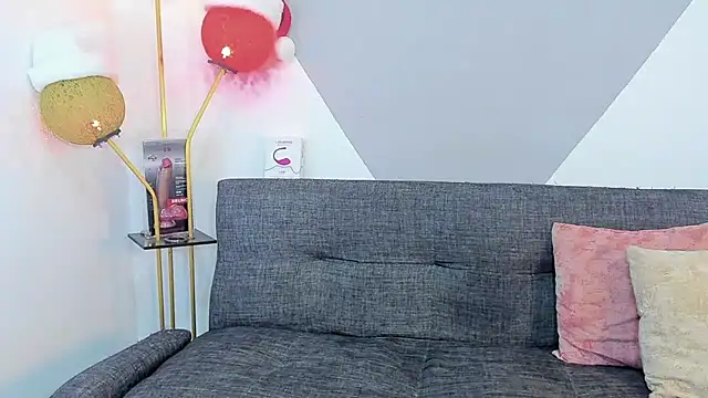 Snapshot of logan_thomas chatting on December 22, 9:11 am logan thomas online show from December 22, 9:11 am