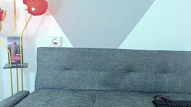 Snapshot of logan_thomas chatting on December 28, 1:38 pm logan thomas online show from December 28, 1:38 pm