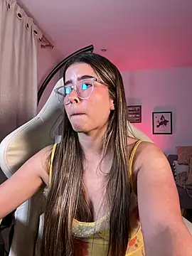 Snapshot of Stormiie777 chatting on March 3, 2:07 am Stormiie777 online show from March 3, 2:07 am