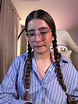 Snapshot of Stormiie777 chatting on February 3, 2:53 am Stormiie777 online show from February 3, 2:53 am