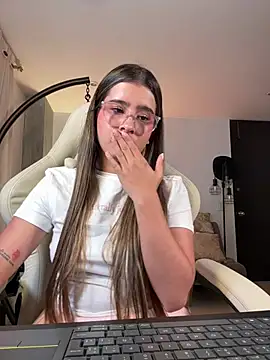 Snapshot of Stormiie777 chatting on February 28, 3:06 am Stormiie777 online show from February 28, 3:06 am