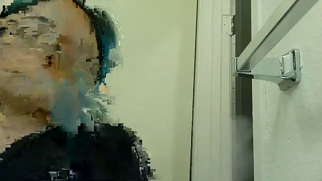 Vixxenn V online show from April 3, 5:25 am