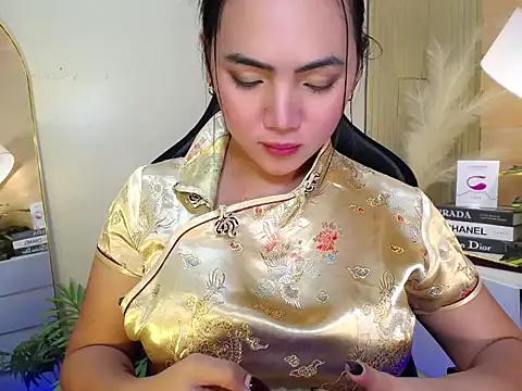 Snapshot of Martha_pookerxxx chatting on March 1, 1:32 am Martha pookerxxx online show from March 1, 1:32 am