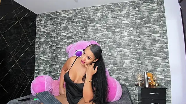 HeidyWillss online show from February 13, 7:10 pm