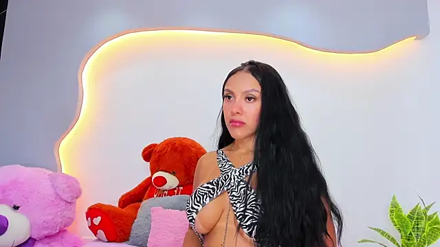 HeidyWillss online show from April 7, 7:37 pm