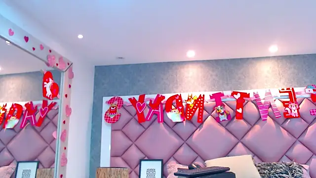 DanielaDuff online show from October 12, 7:37 pm