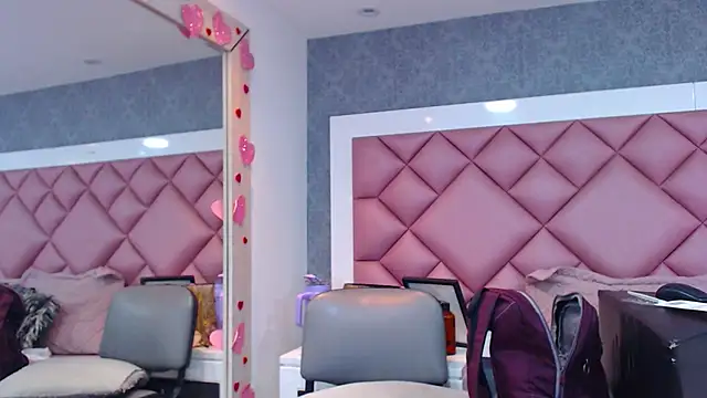 DanielaDuff online show from February 6, 7:43 pm