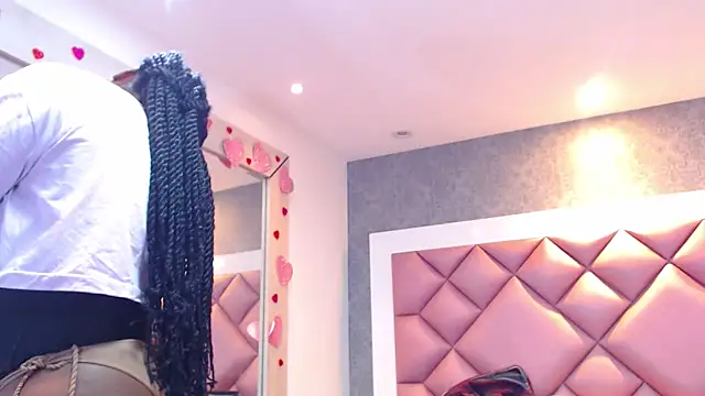 DanielaDuff online show from March 4, 7:43 pm