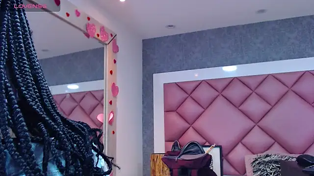 DanielaDuff online show from April 8, 7:37 pm