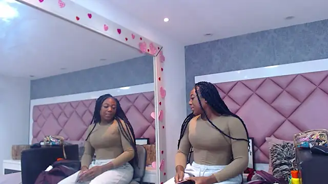 DanielaDuff online show from February 13, 7:25 pm