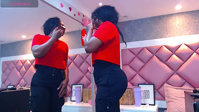 DanielaDuff online show from November 7, 7:40 pm