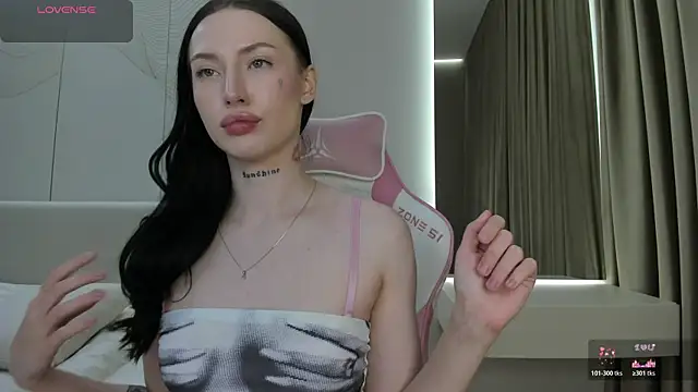 JenniferQueen11 online show from May 21, 2:47 pm