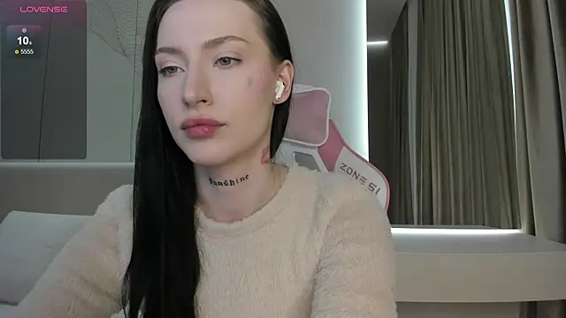 JenniferQueen11 online show from May 28, 3:40 pm