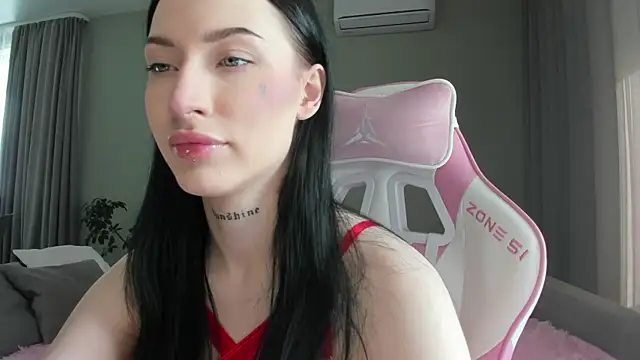 Snapshot of JenniferQueen11 chatting on September 9, 8:46 am JenniferQueen11 online show from September 9, 8:46 am