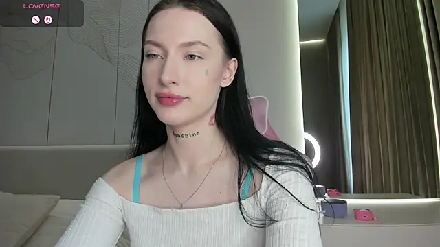 JenniferQueen11 online show from May 9, 8:28 am