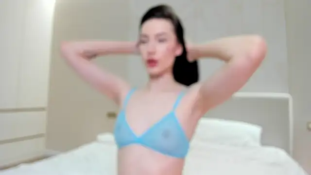 Snapshot of JenniferQueen11 chatting on November 5, 4:21 pm JenniferQueen11 online show from November 5, 4:21 pm