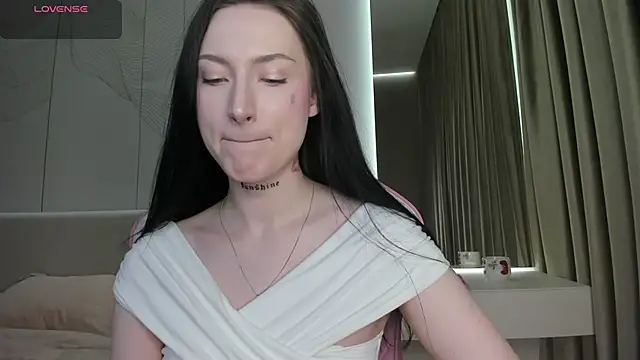 JenniferQueen11 online show from June 4, 7:29 pm